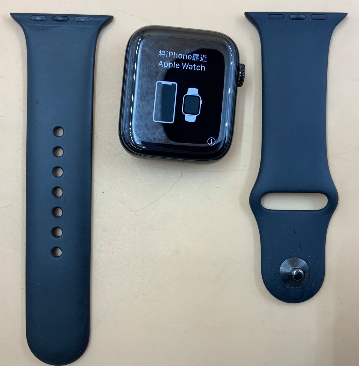 Apple Watch Series 5 Cellular Black Aluminum 44mm GPS LTE w Apple Watch Series 5 Cellular Black Aluminum 44mm GPS LTE w