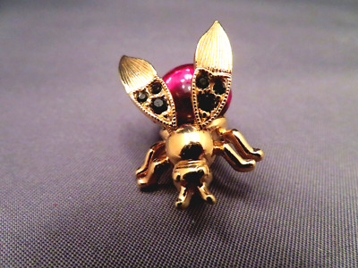 TRIFARI BUG PIN BROOCH GOLD COLOR WITH RED BELLY & MOVING WINGS W/GREEN STONES
