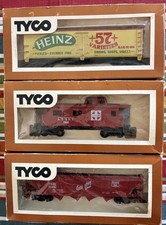 Lot of 3 / Tyco HO Scale Train Cars W/Boxes Boxes In fair Shape 