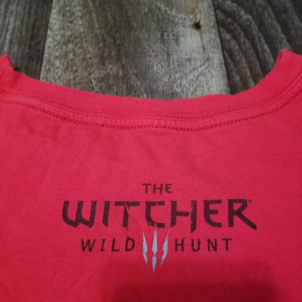 Camiseta The Witcher 3 Wild Hunt Espadas Plateadas Promo Rara Talla XL Roja Foto 3 de 4