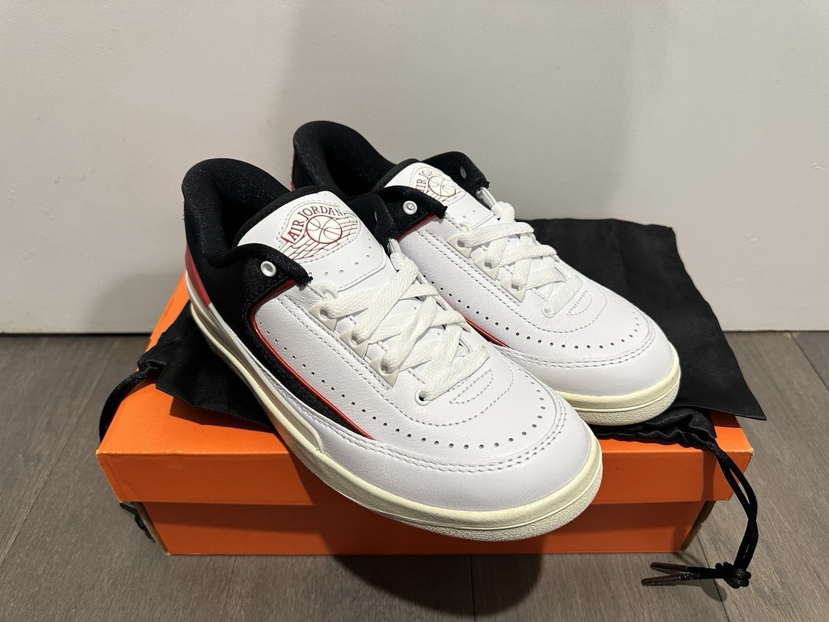Wmns Nike Air Jordan Retro 2 Low Chicago Twist Black Red White