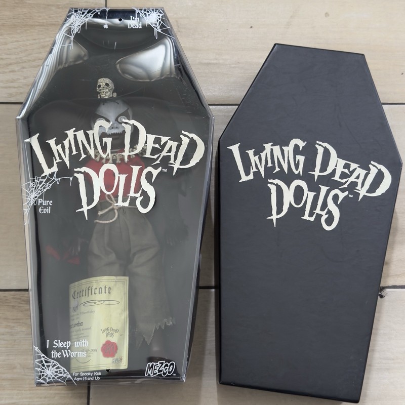 Mezco Living Dead Dolls Macumba w/ voodoo doll  Series 4