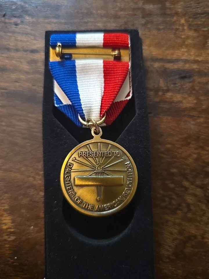 Daughters of the American Revolution Good Citizen Award Boxed  (Z) - Image 3 of 4