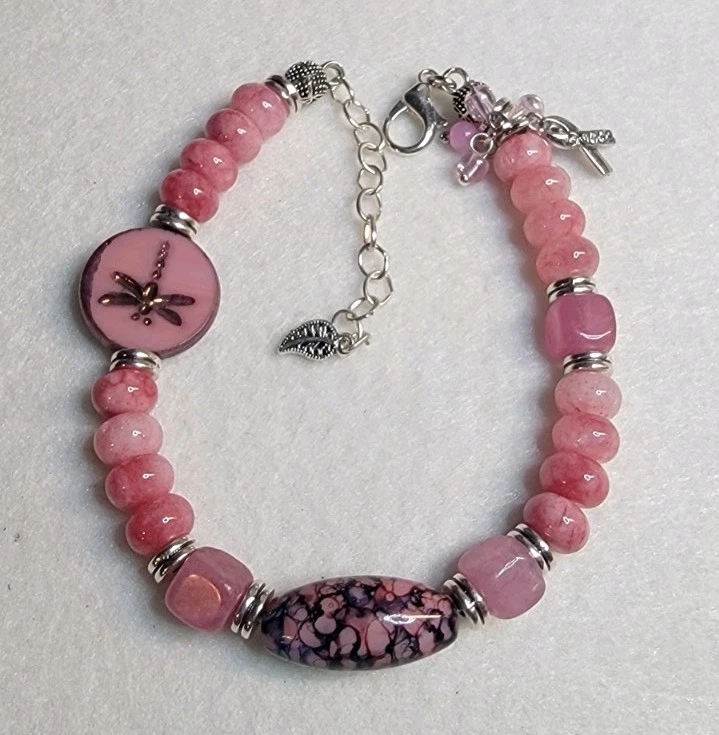 Elegante Pulsera Artesanal Rosa Cuentas con Dije Libélula Foto 2 de 3
