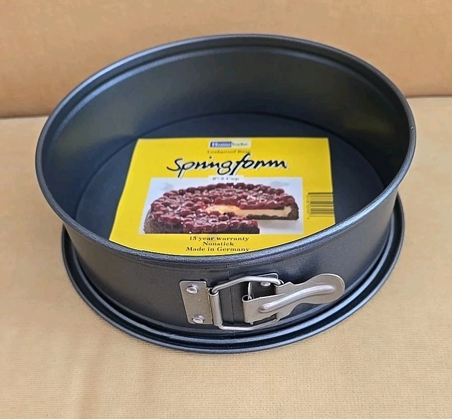 Kaiser 9" Springform Pan Gray Nonstick Steel 5 Cup Made in Germany NEW
Opens in a new window or tab