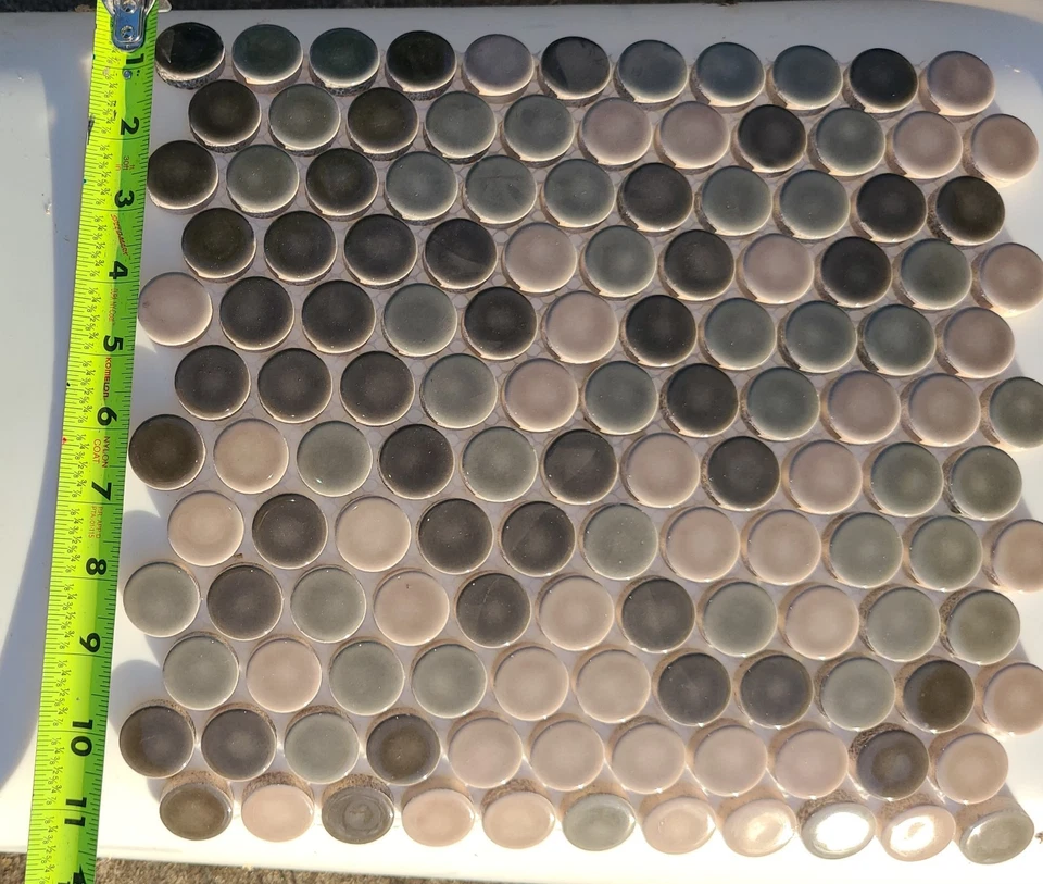 Azulejos de mosaico moteado/marrón redondo Penny para piso de ducha de baño, cocina Foto 2 de 4