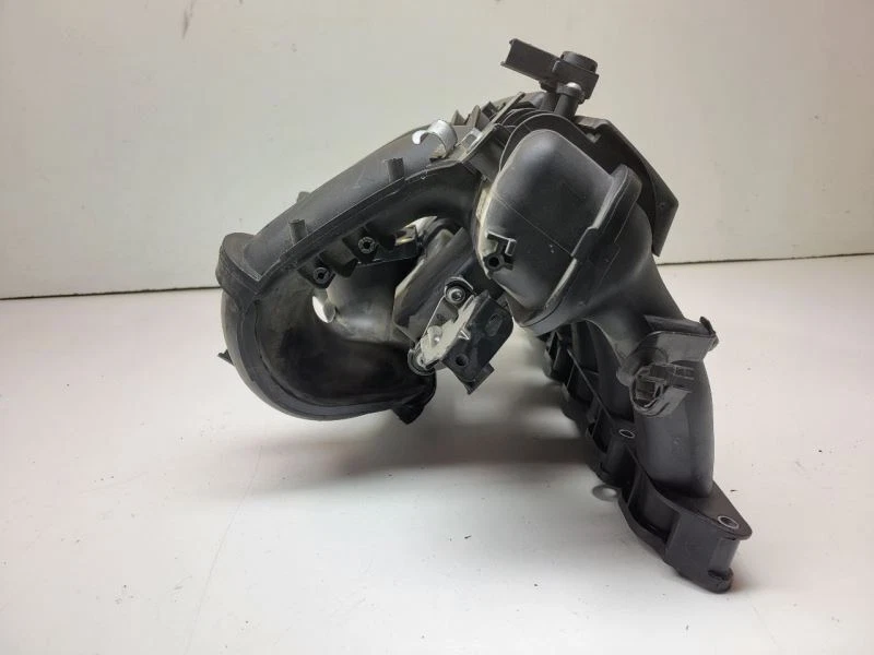 BMW 328I 2009 colector de admisión Foto 2 de 4