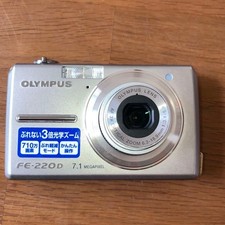OLYMPUS FE-220D 7.1 megapixel compact digital camera