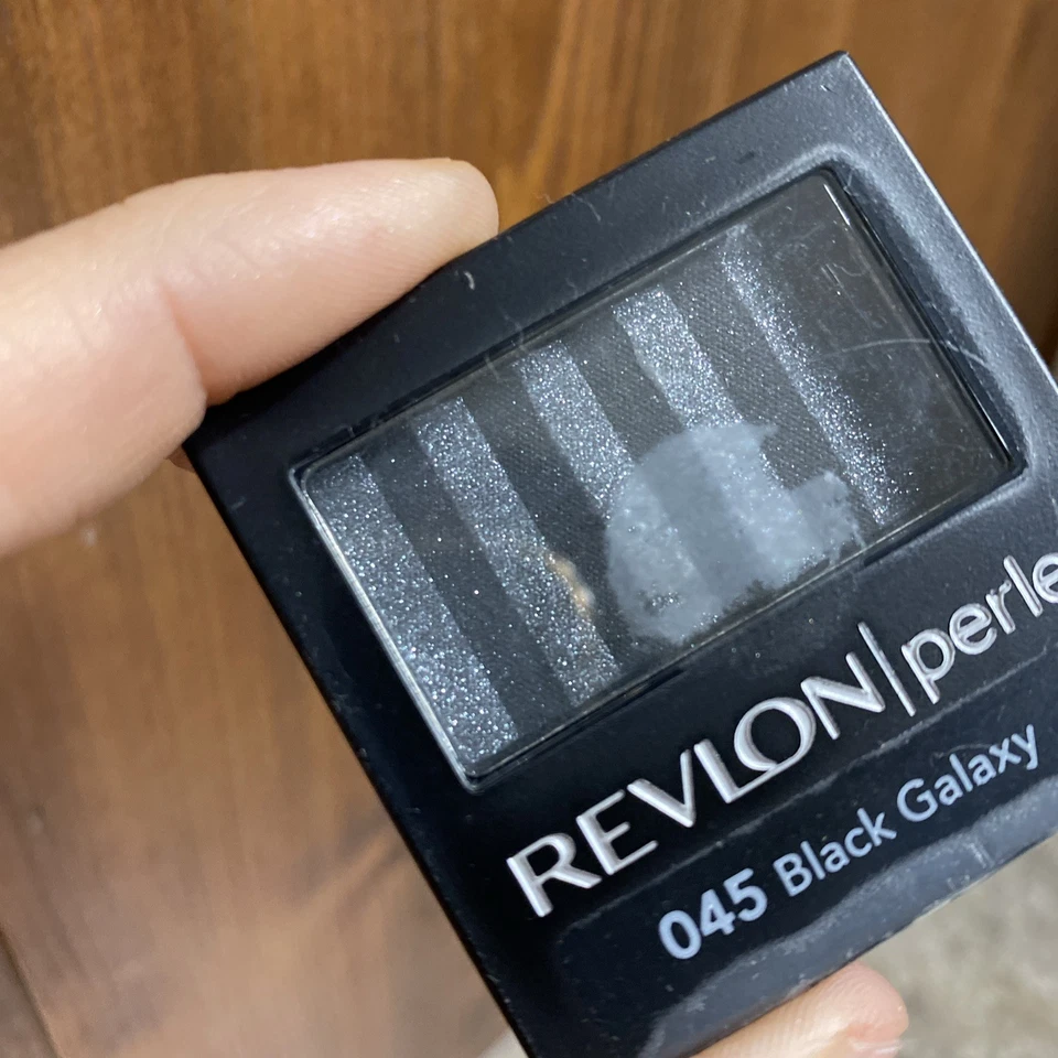 Revlon Luxurious Color Perle Eye Shadow #045 Black Galaxy Sealed - Image 2 of 3