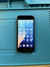 Apple iPhone SE (2022) - 64 GB - (PRODUCT) RED (SIMPLE Mobile) PRE-PAID PHONE