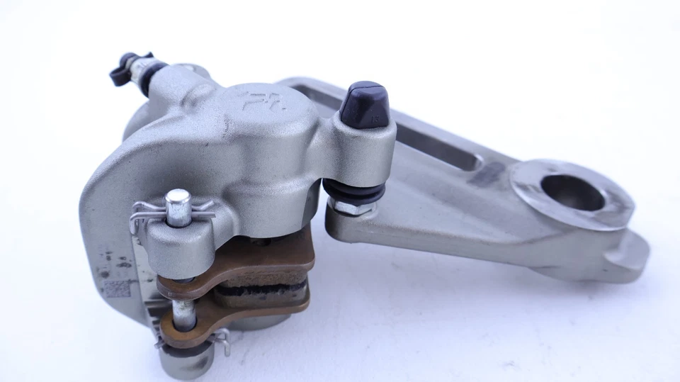 Porta pinza de freno trasera KTM 85 SX 2023 con pastillas stock OEM Foto 2 de 4