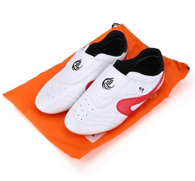 NEW taekwondo shoes kids Size 35 (9-10 Years Old)