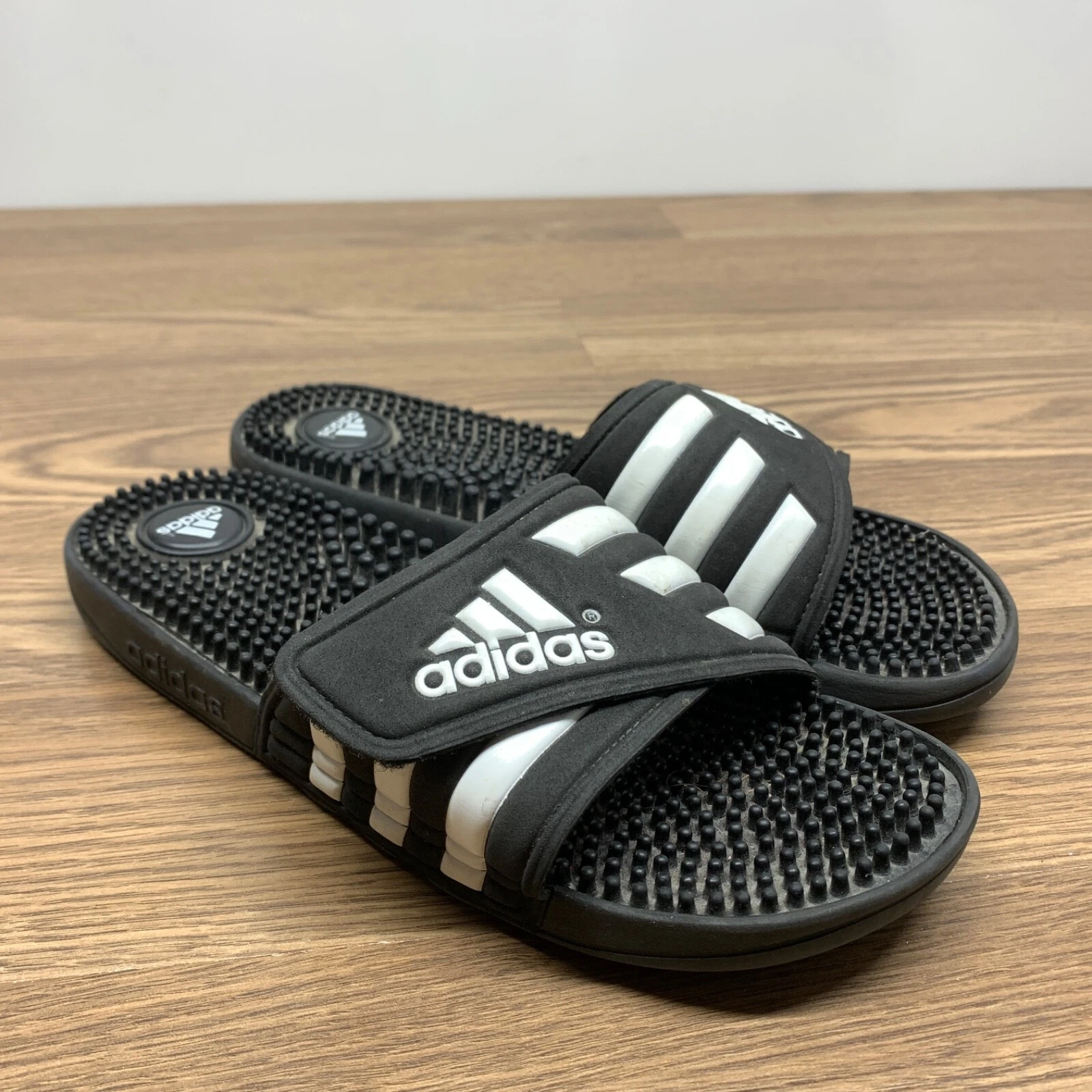 Adidas Youth Adissage Slides Ragazzo Taglia 8 EU 42 Nero Bianco Massaggiante Gancio e Passante