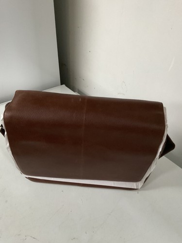 LUXURY BRAND NEW LEATHER MESSENGER BAG DARK BROWN COLOUR/BLACK COLOUR - Picture 3 of 22