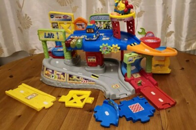   Vtech TOOT TOOT FAHRER SERVICE GARAGE 512703 Spielzeug Restposten KONVOLUT  