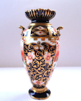 Royal Crown Derby 6299 Imari Miniature Twin Handled Vase | eBay UK