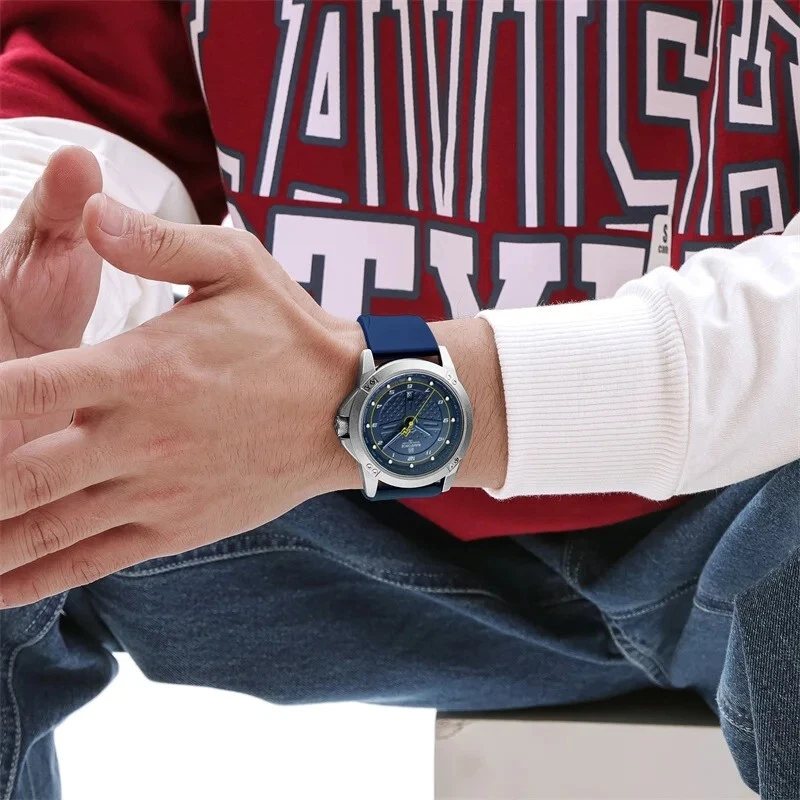 NAVIFORCE Men's Fashion Casual Quartz Watch Waterproof Silicone Strap Luminous - Image 2 of 4