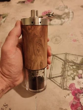 Portable Wood Grain Hand Crank Coffee Grinder  Kitchen Tool Core Removable