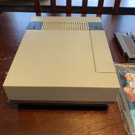 Authentic Vintage Nintendo NES Action Set Game Console Complete In Box Mint