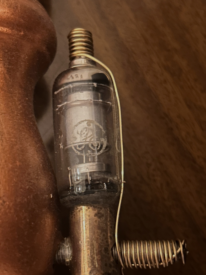 VINTAGE ATOMIC TOY RAY GUN - RETRO CUSTOME-MADE STEAMPUNK-STYLE ...