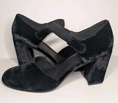 Eileen Fisher Malta Black Velvet Mary Janes Heels 3 Inch Heel Size US 9.5