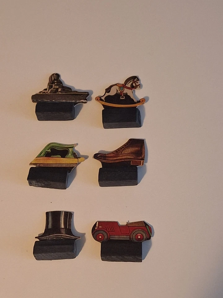 1940s Wartime Monopoly Set With Original Box And Board. Cardboard pieces. - Image 4 of 4