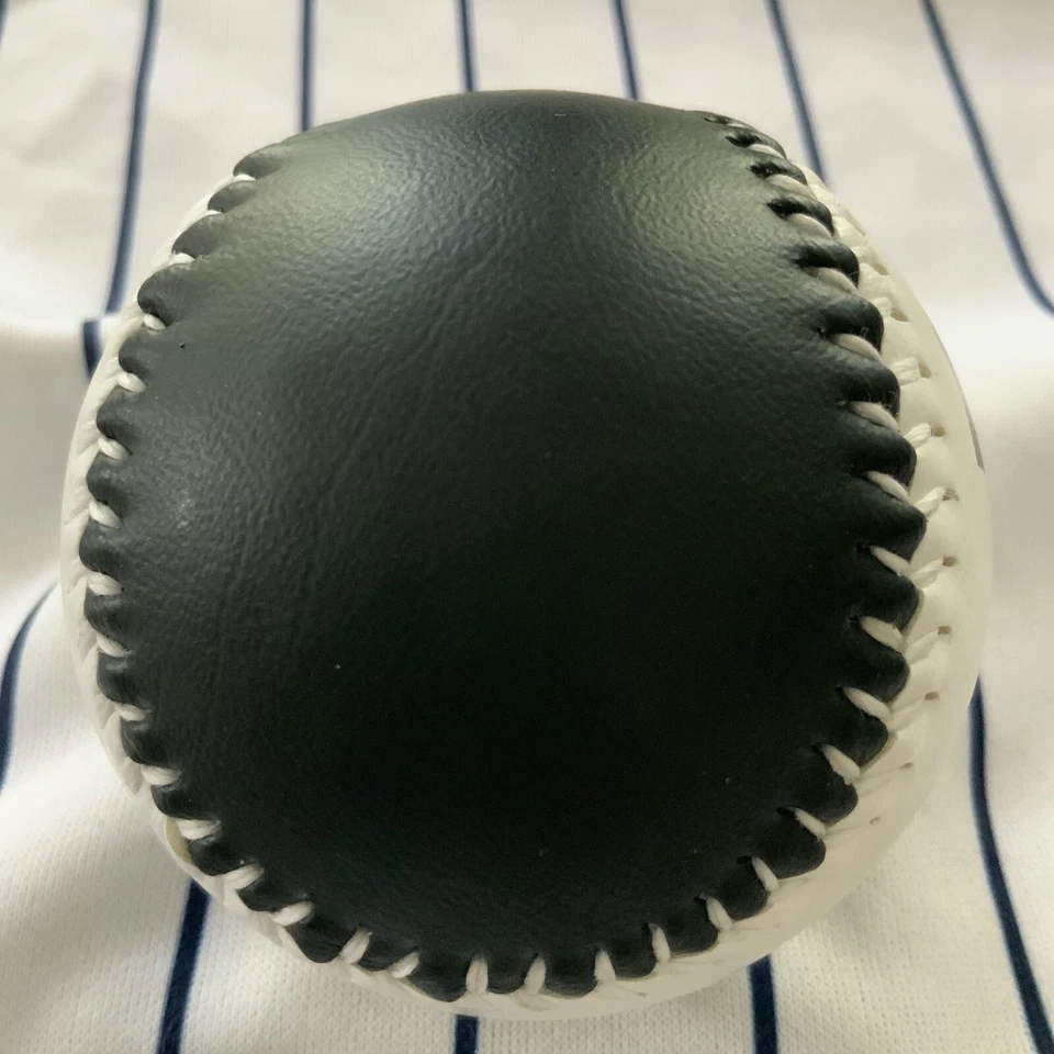 Pelota de béisbol de recuerdo The Jackie Robinson Museum #42 NYC Rawlings Foto 2 de 4