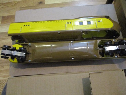 LIONEL/Pride Lines 752E O GAUGE Union Pacific Streamliner SHELL & #754 OBSERVAT - Picture 2 of 6