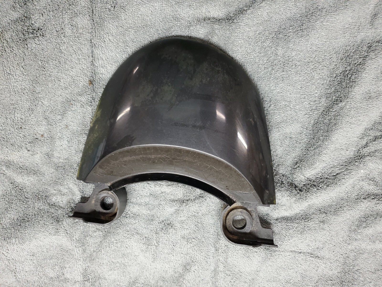 2000 Suzuki SV650 SV 650 CENTER REAR BACK TAIL FAIRI TAIL MIDDLE FAIRING