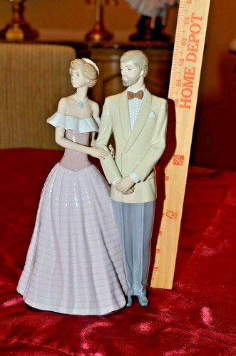 VINTAGE LLADRO 5540 ROMANTIC COUPLE " AN EVENING STROLL " RETIRED - Picture 6 of 7