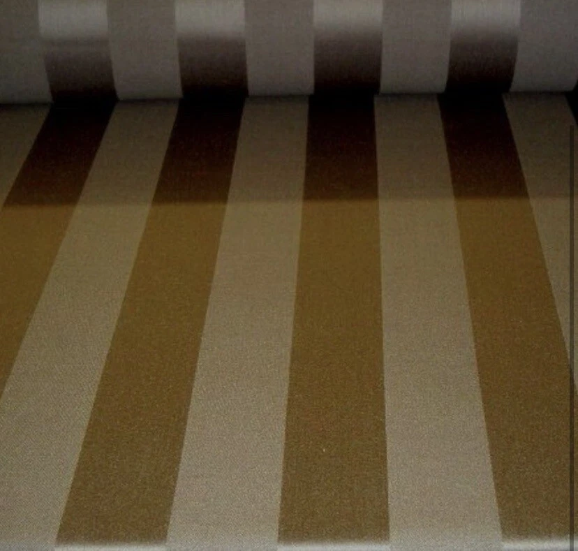 Tela de satén de lana topo a rayas Ralph Lauren's Fremont de 9 yardas Foto 2 de 3