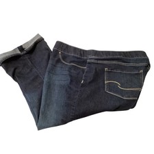 Signature by Levi Strauss  Co Womens 24W Modern Pull On Capri Jeans Dark Wash