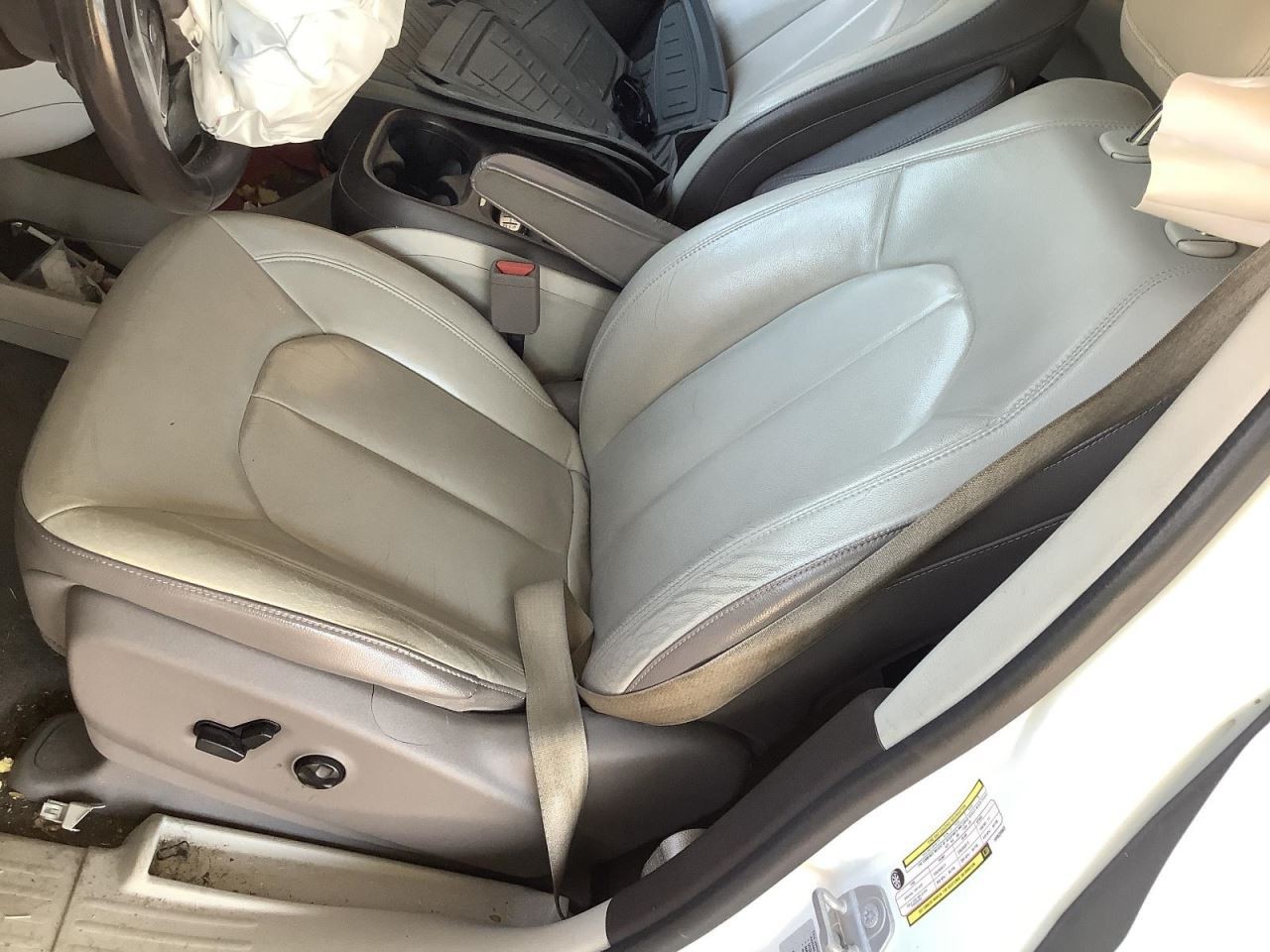 PACIFICA  2017 Glove Box 4628344 thumbnail 22