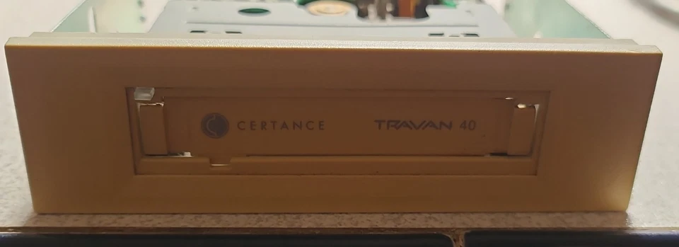 Quantum STT3401A 5.25" INT Travan TR7 Data Tape Drive TD3100-802 W Screws - Image 3 of 3