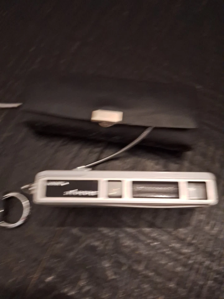 Cámara espía Yashica Atoron Ultra subminiatura con estuche Foto 2 de 4