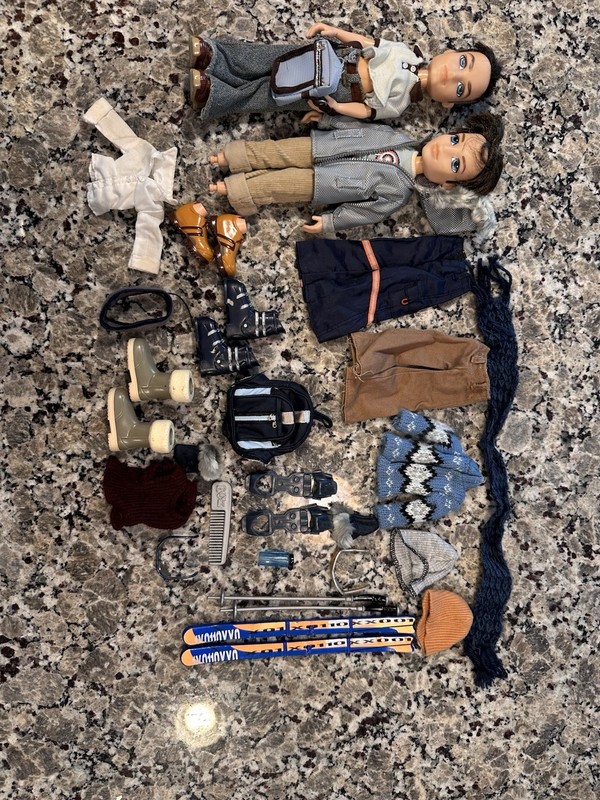 Bratz Boyz Wintertime Wonderland Koby Lot 2003 MGA Dolls Skis Accessories Clothe