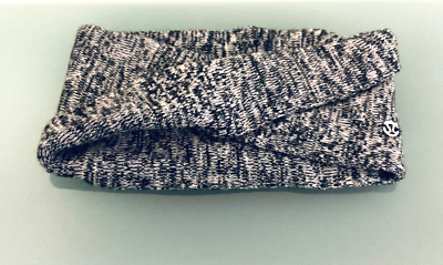 LULULEMON Mantra Twist Ear Warmer Headband Twist Knit - Grey  display picture 1