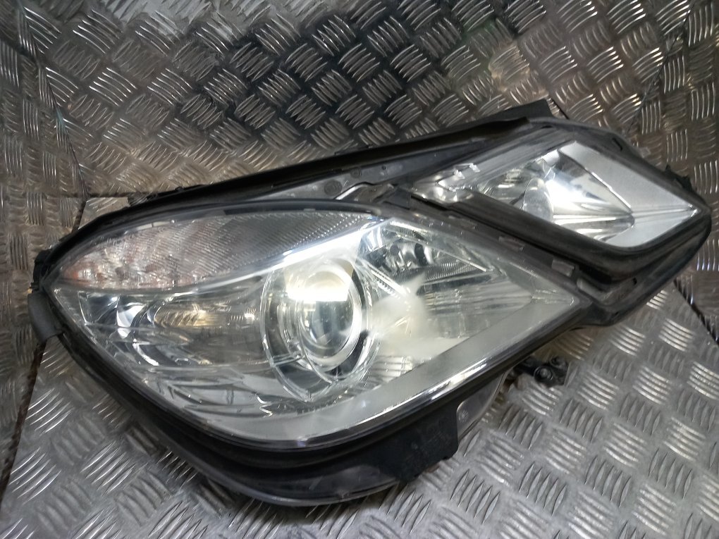 MERCEDES BENZ E Class W212 Right Xenon Headlight A212 820 5861 for 