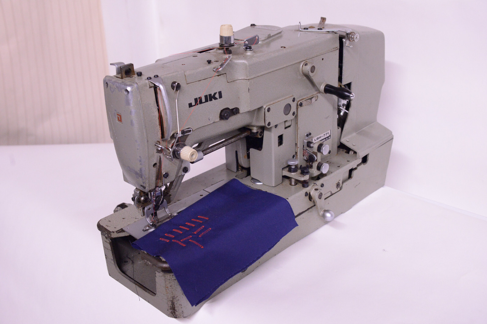 JUKI LBH 771 industrial Buttonhole sewing machine eBay