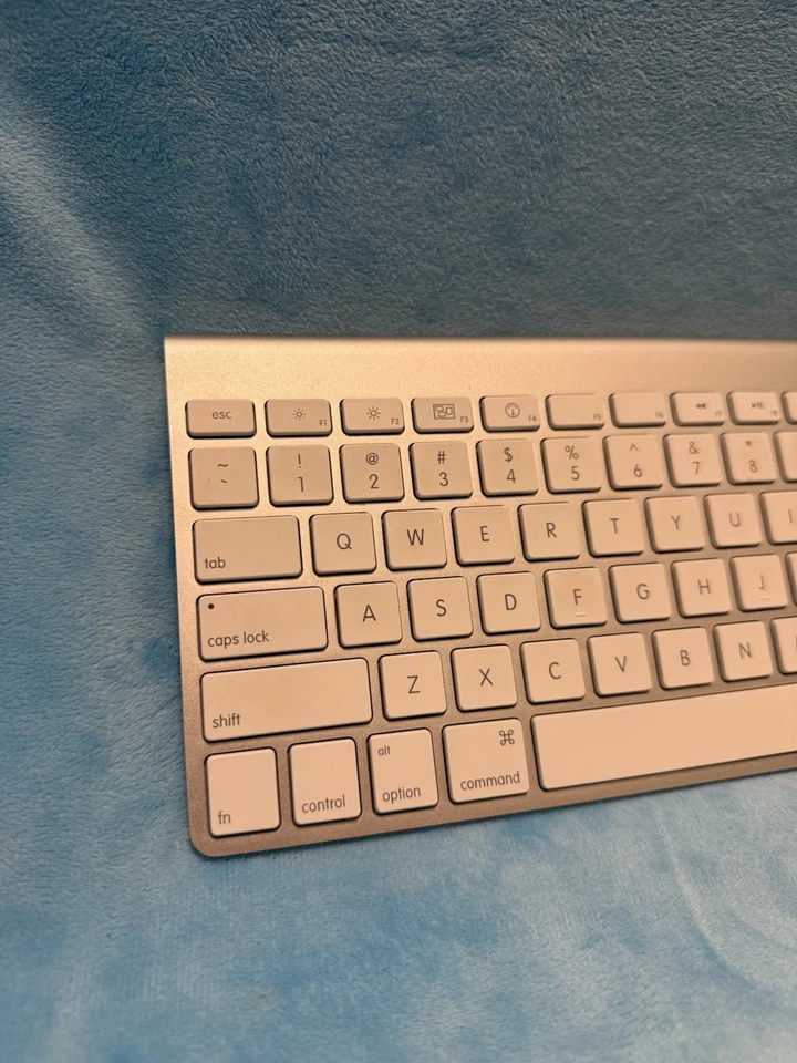 🍏 NEAR MINT Apple A1314 Wireless Bluetooth Keyboard Silver TESTED for Mac ipad - Image 2 of 4