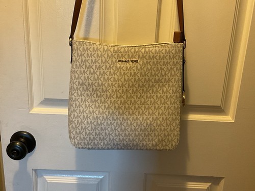 Michael Kors Cream Cross Body Bag JetSet