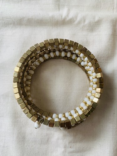 Vintage White &Gold Multi Strand Acrylic Bead Coiled Flex Bracelet 3 Inches - Picture 6 of 7