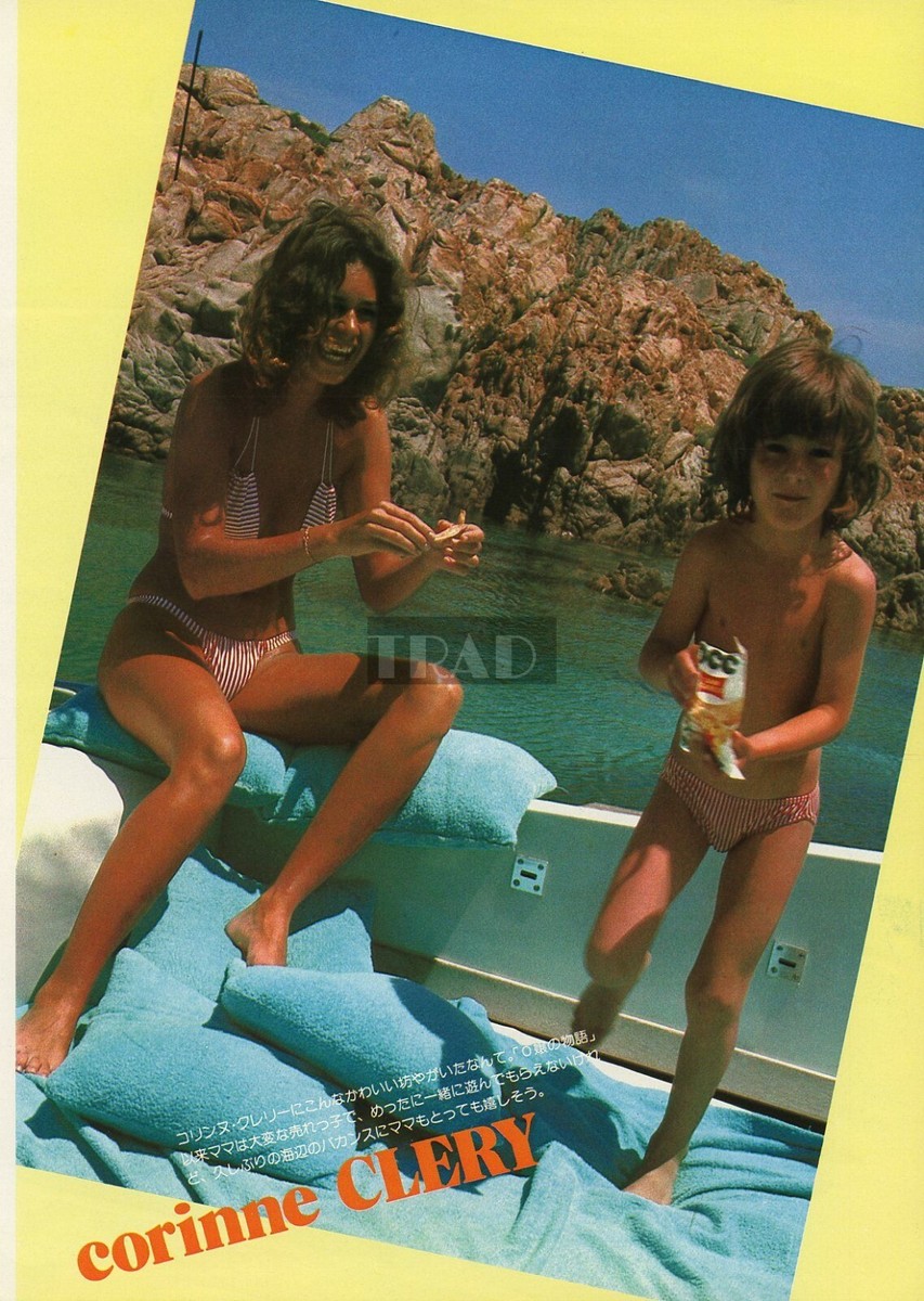 OLIVIA HUSSEY CORINNE CLERY in Bikini 1976 JPN Picture Clipping