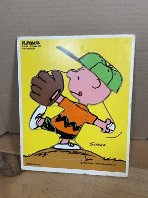 Playskool The Wind Up Peanuts Charlie Brown Pitching Baseball Tray