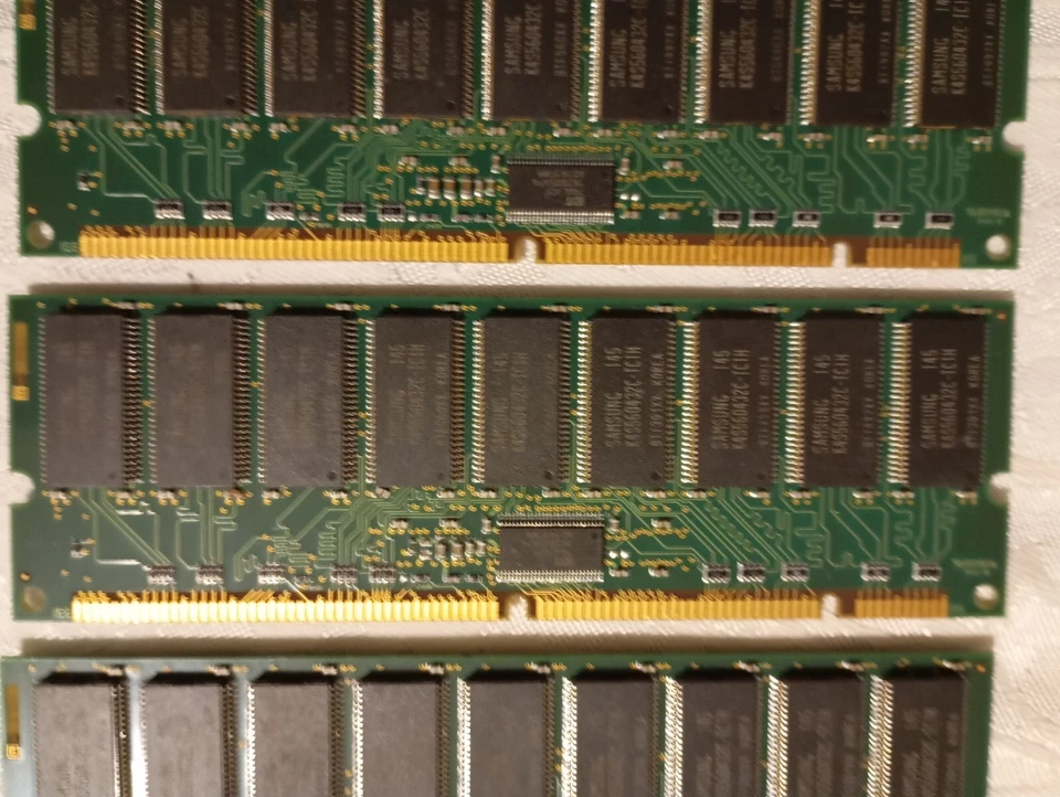 3xSamsung 1GB M377S2858CT3-C1HQ0 RDIMM PC100 ECC SKU: 011306 Brand: Samsung - Image 4 of 4
