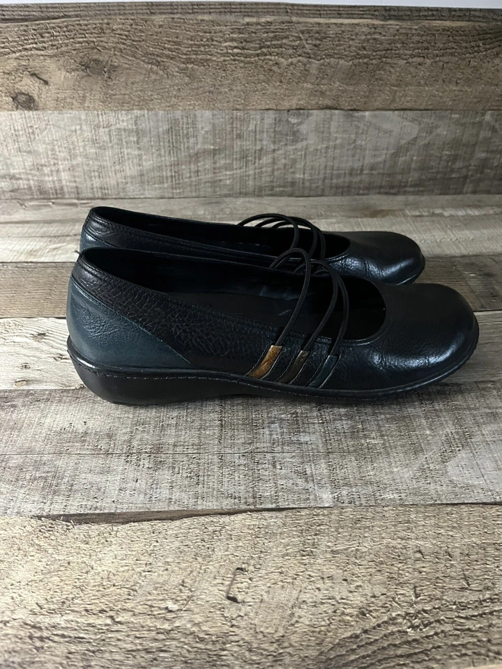 Mary Jane’s de cuero negro Nurture con otros colores en el lateral talla 8 M Foto 3 de 4