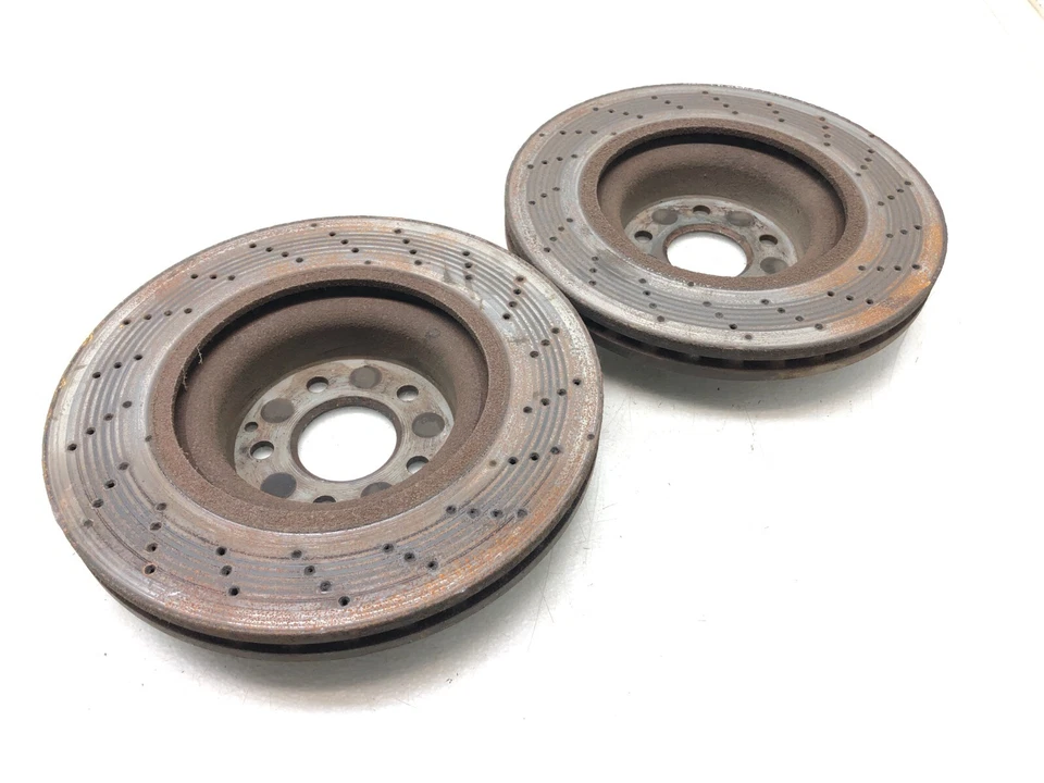 Par de rotores de freno de disco delanteros Mercedes Benz E550 2010-2013 OEM. Foto 2 de 4