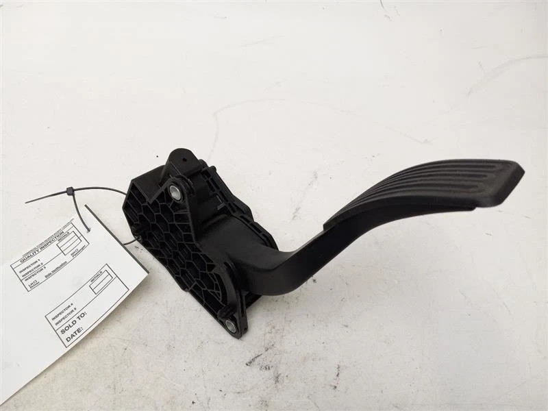 Nissan Altima 2009 pedal de gasolina Foto 4 de 4