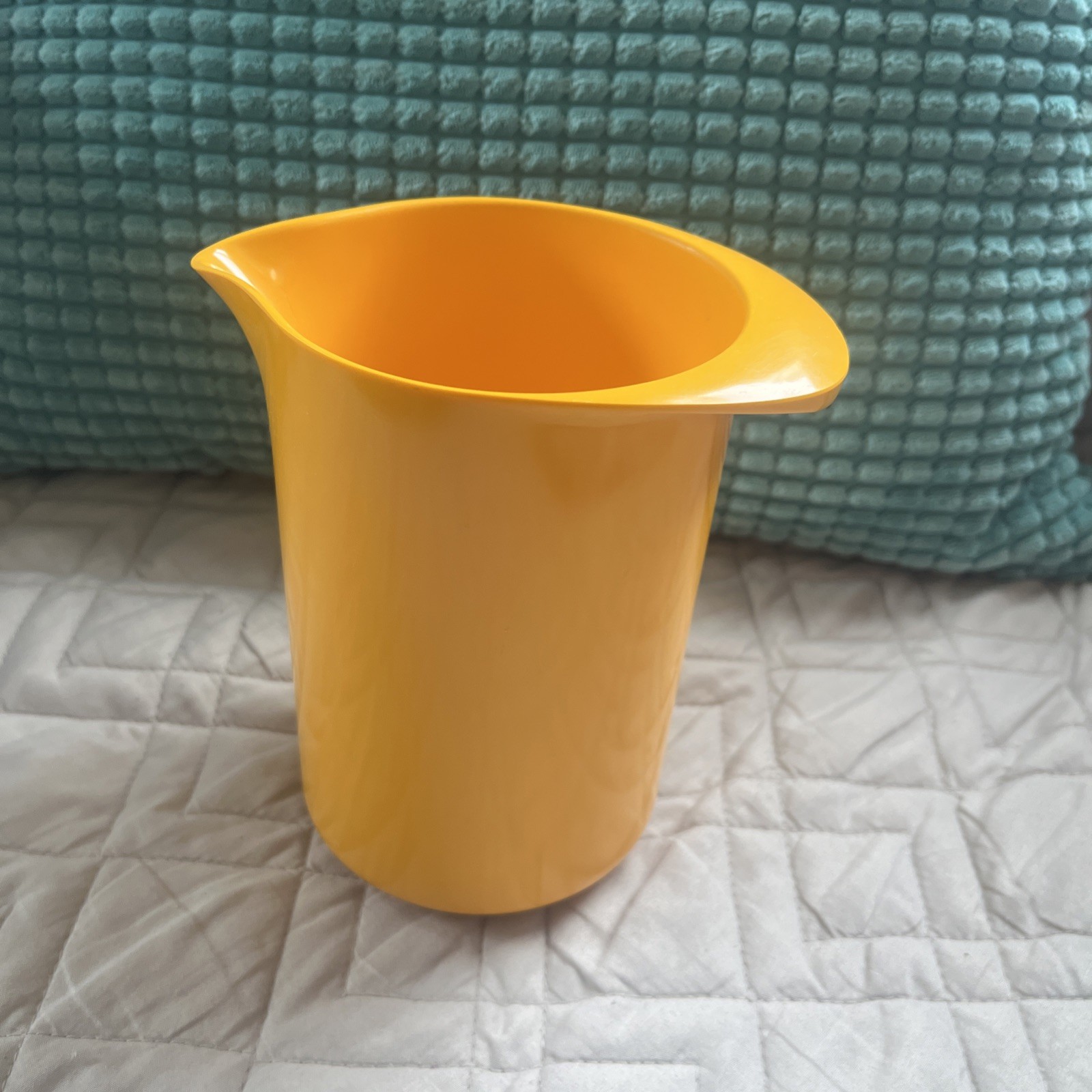 Vtg MCM Rosti Melamine 1L Yellow Spouted Pitcher Designer Erik Lehmann 1960s