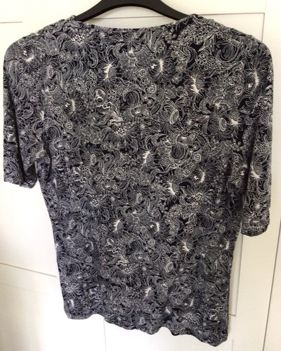 M&S Woman Ladies Navy & White Floral T-Shirt Top Size 14 Pin-tucks Short Sleeve - Picture 8 of 12